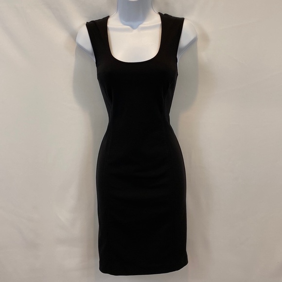 Banana Republic Dresses & Skirts - Banana Republic Bodycon sleeveless Little Black Dress in size SP PS Petite Small